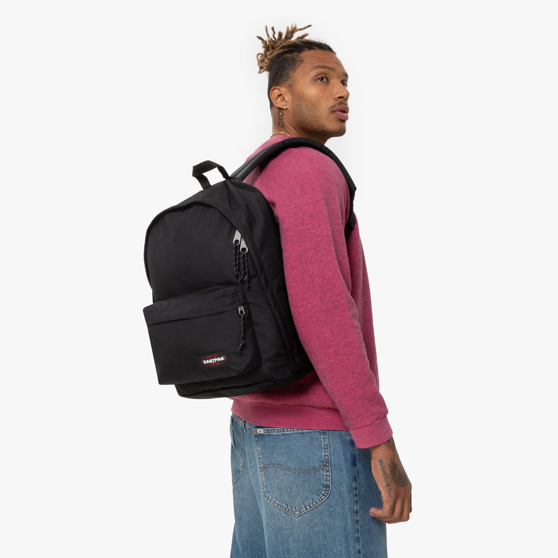 eastpak-rugzak-27-liter-197tto-1.jpg Out of Office Rugzak in Black | Eastpak | official store - Afbeelding 1