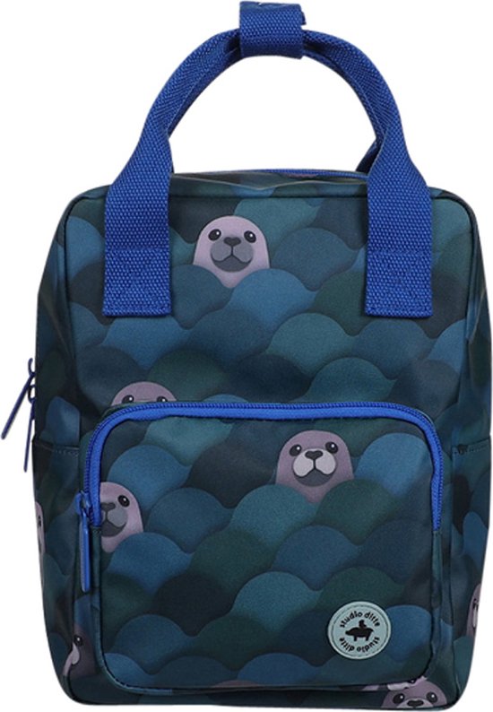 studio-ditte-rugzak-643rve-1.jpg Studio Ditte Kinderrugzak 20x13x26cm Zeehond | bol - Afbeelding 1